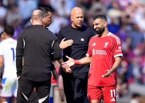 Mohamed Salah blessé face à Crystal Palace : inquiétude à Liverpool et en Égypte